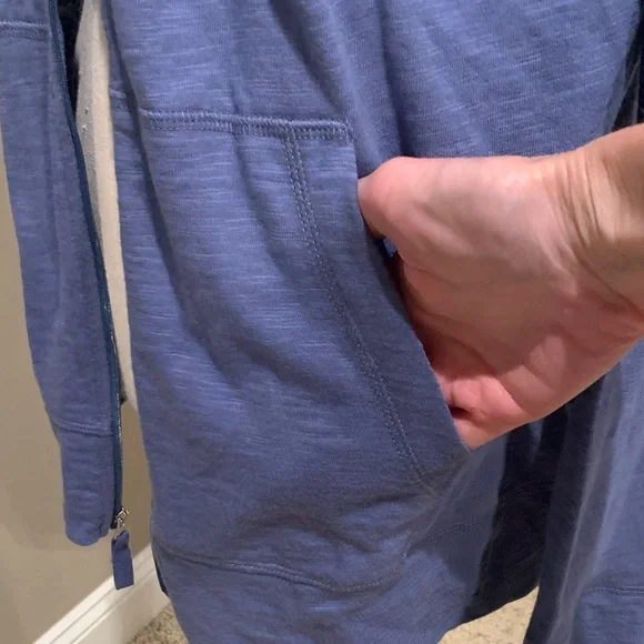 Eddie Bauer Women's Lightweight Indigo Zip-Up Hoodie - Picture 4 of 5